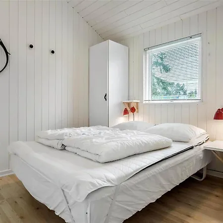 M13021-vaeggerlose-tranevej-11-b * Bøtø By